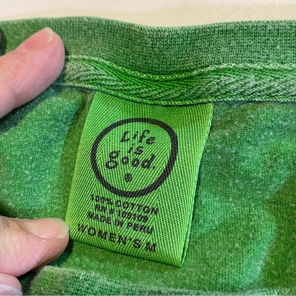 Life is Good flip flop tee SZ M GUC, bust 21” flat, length 25”, sleeves 2” - Picture 8 of 10